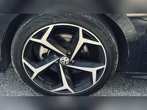 2022 Volkswagen Passat R-Line