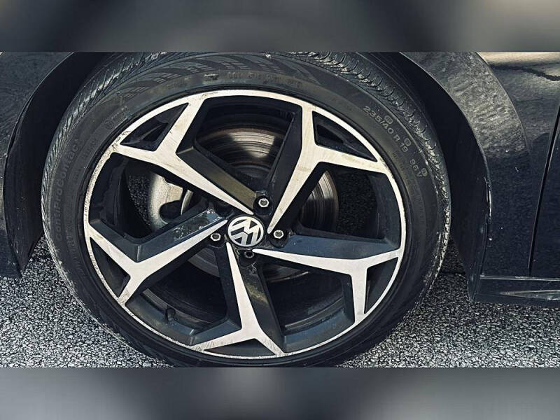 2022 Volkswagen Passat R-Line