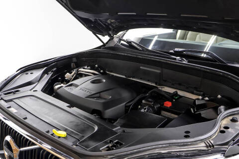 2017 Volvo XC90 T6 Momentum