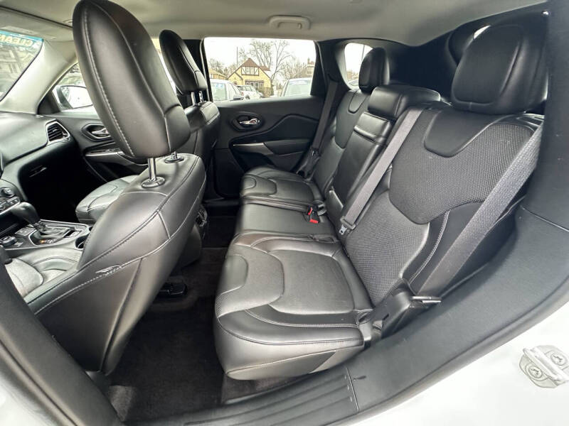 2019 Jeep Cherokee Overland