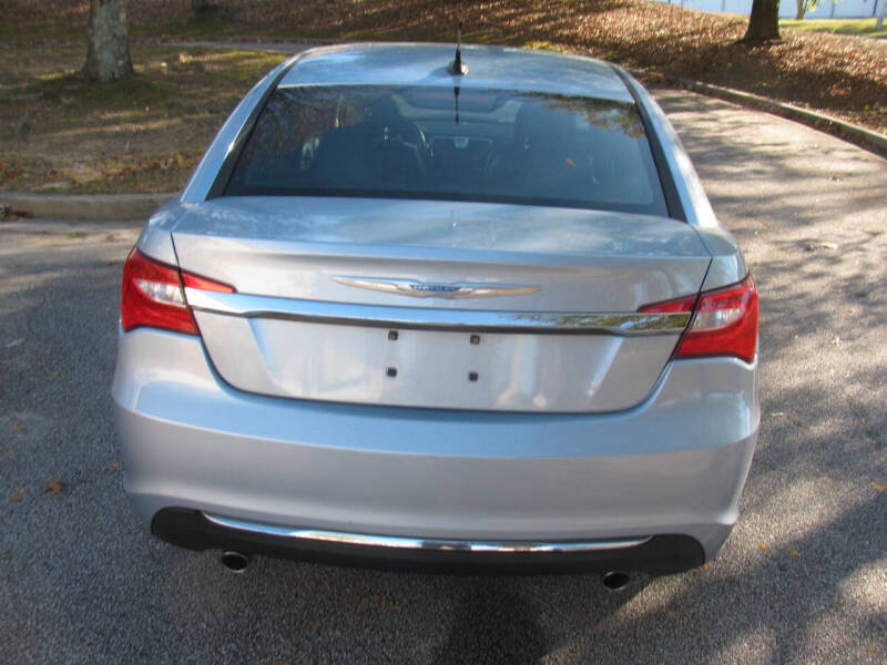 2013 Chrysler 200 Limited photo 7