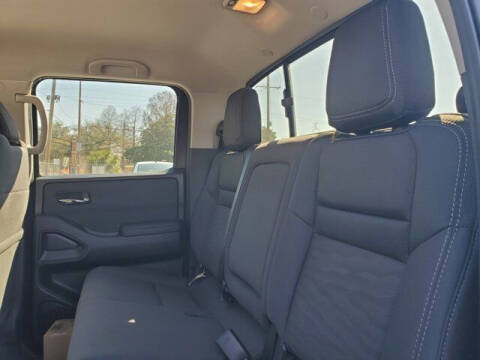 2024 Nissan Frontier SV