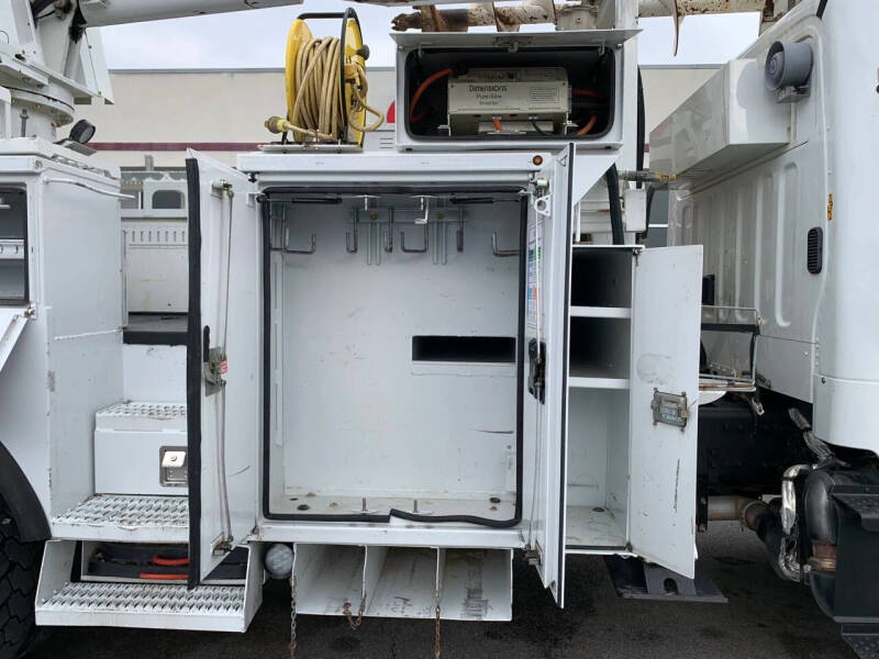 2016 Freightliner M2 106