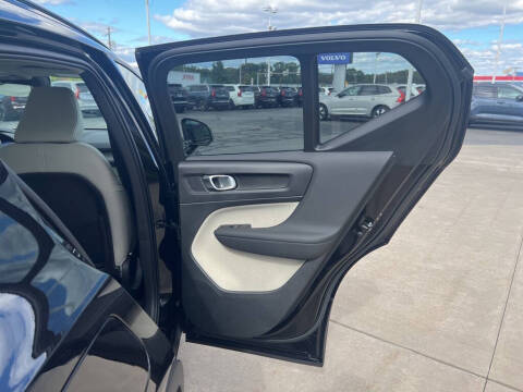 2026 Volvo XC40 B5 Ultra