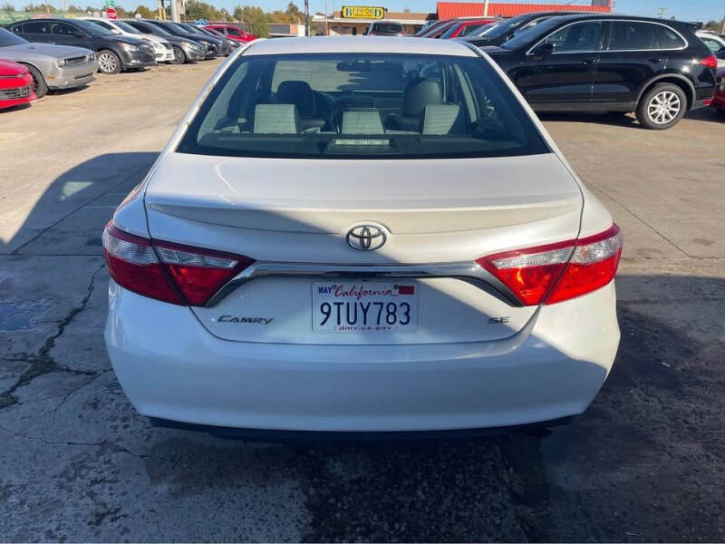 2016 Toyota Camry SE