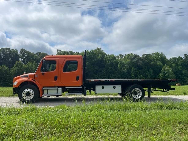 2018 Freightliner Business class M2