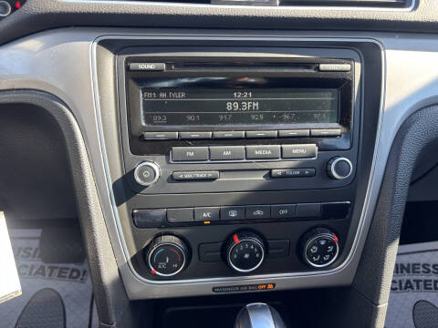 2015 Volkswagen Passat 1.8T S