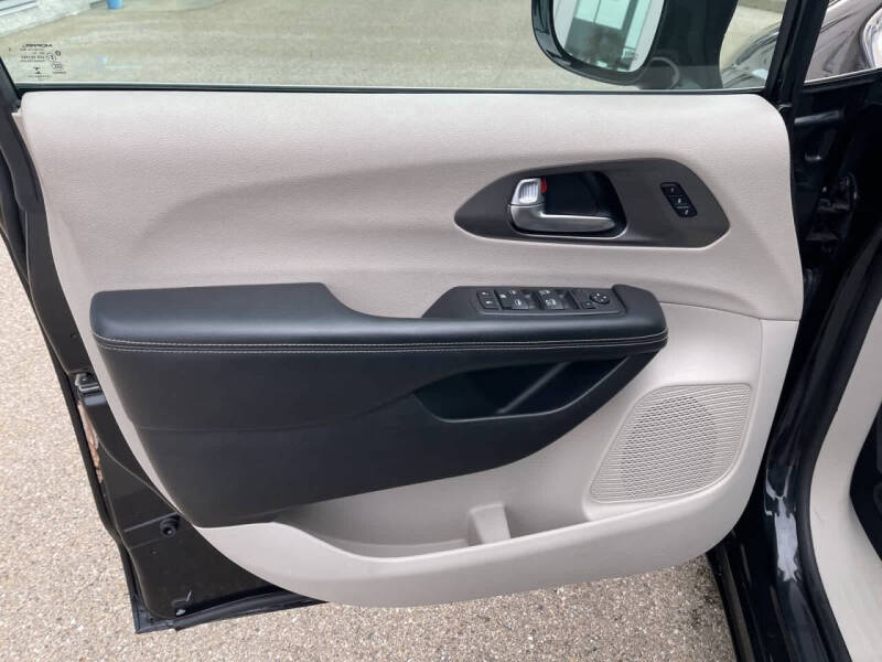 2021 Chrysler Pacifica Touring L