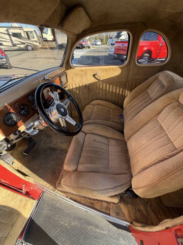 1935 Ford 5 Window  Coupe Coupe