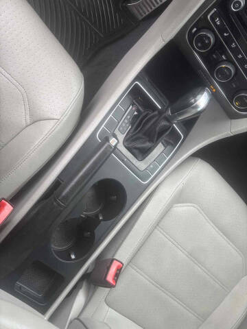 2017 Volkswagen Passat 1.8T R-Line