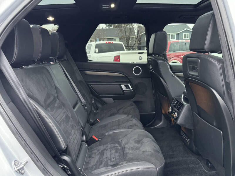 2023 Land Rover Discovery P360 S R-Dynamic