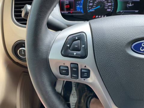 2015 Ford Taurus SEL