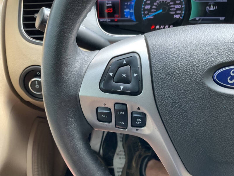 2015 Ford Taurus SEL