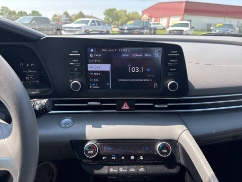 2022 Hyundai Elantra SEL