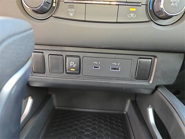 2025 Nissan Frontier SV