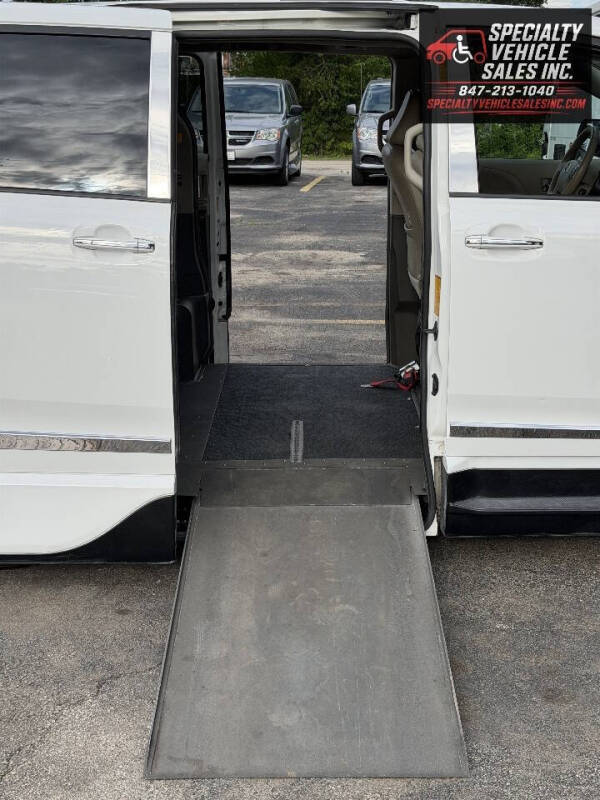 2013 Toyota Sienna XLE Mobility 7-Passenger
