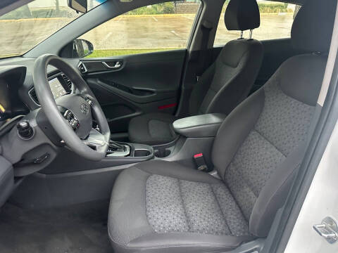 2017 Hyundai Ioniq Hybrid Blue