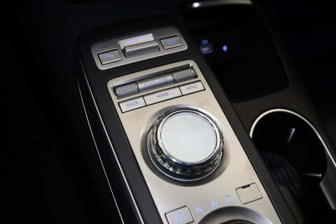 2022 Genesis GV70 2.5T Standard