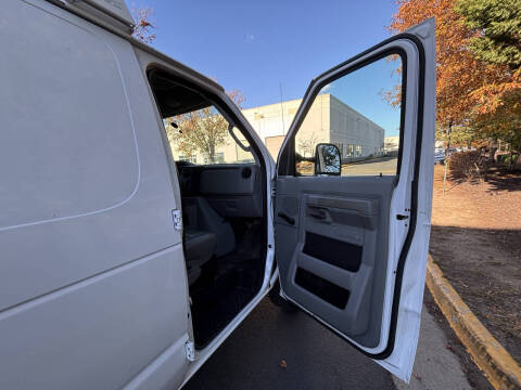 2011 Ford E-Series E-350 SD