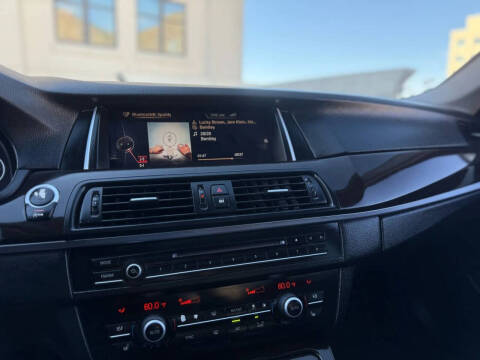 2015 BMW 5 Series 528i