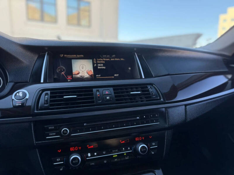 2015 BMW 5 Series 528i