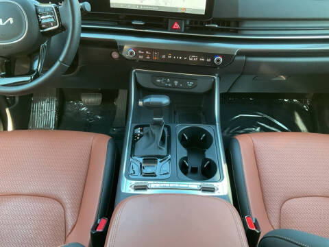 2025 Kia Carnival SX