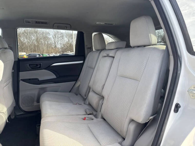 2015 Toyota Highlander LE