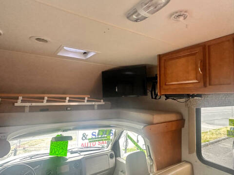 2017 Winnebago Minnie Winnie