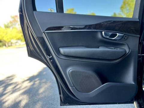 2017 Volvo XC90 T6 Momentum