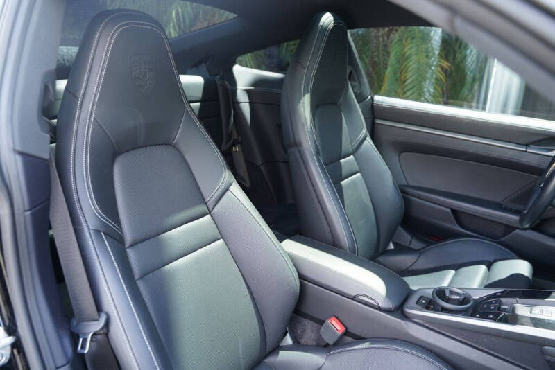 2021 Porsche 911 Carrera 4
