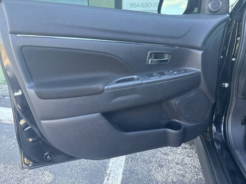 2022 Mitsubishi Outlander Sport LE