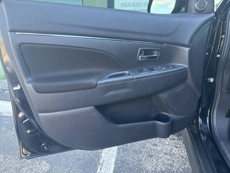 2022 Mitsubishi Outlander Sport LE