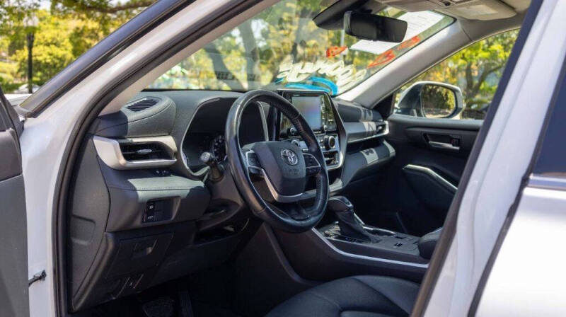 2022 Toyota Highlander XLE