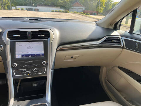 2020 Ford Fusion SEL