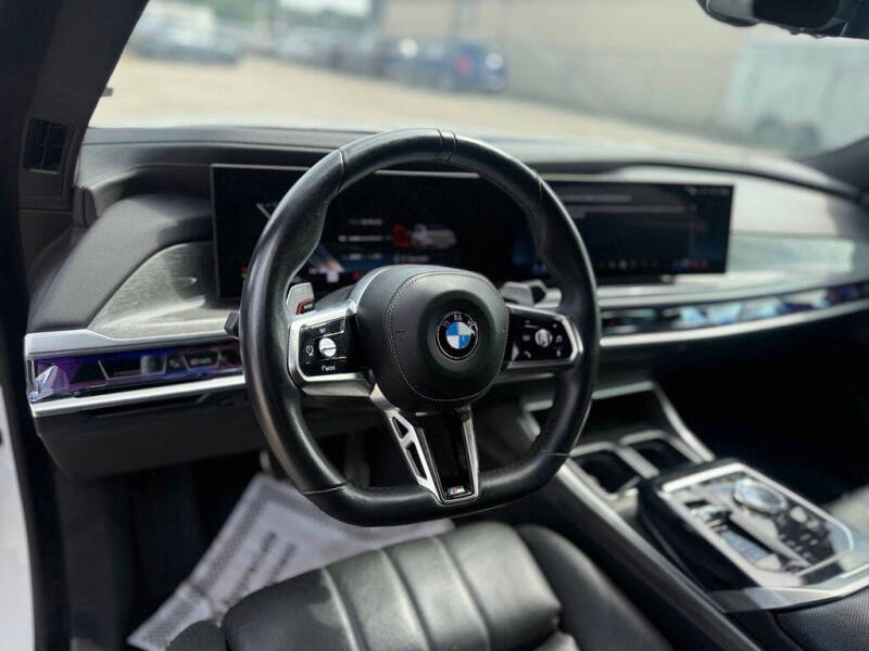 2025 BMW 7 Series 740i