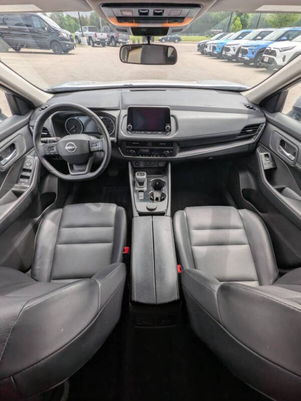 2025 Nissan Rogue SV