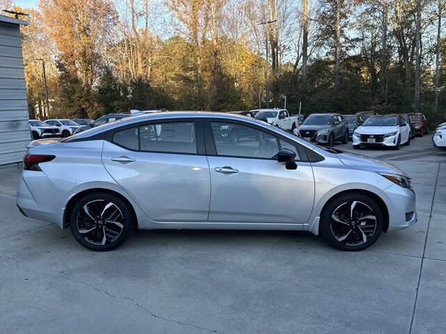 2025 Nissan Versa SR
