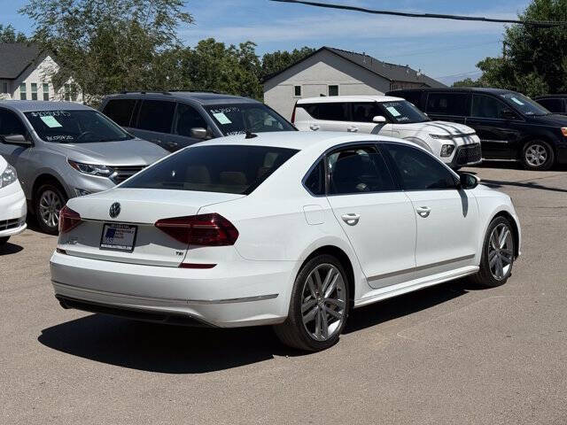 2017 Volkswagen Passat 1.8T R-Line