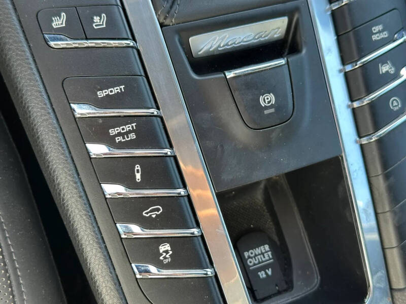 2015 Porsche Macan Turbo