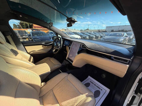 2016 Tesla Model X 75D