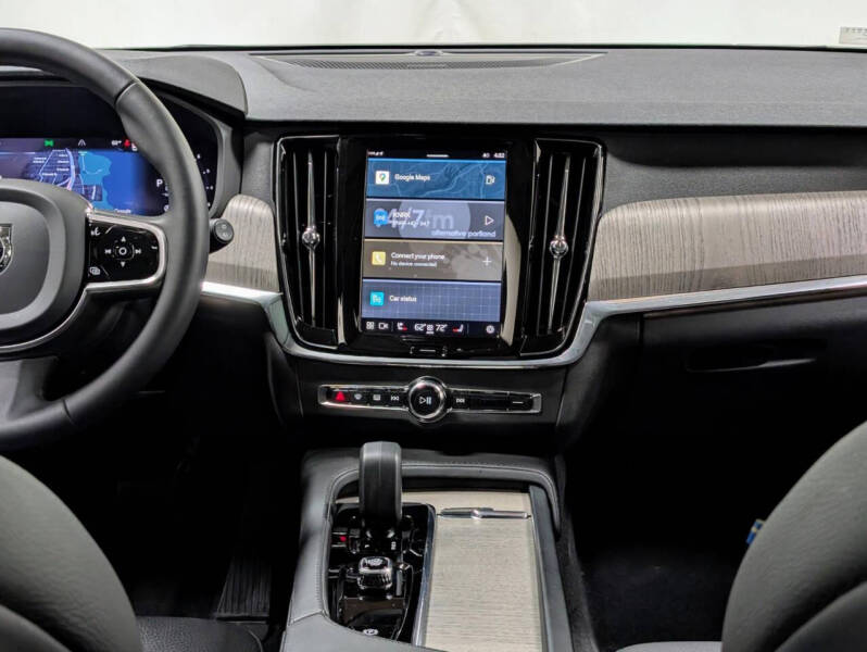 2024 Volvo V90 Cross Country B6 Plus