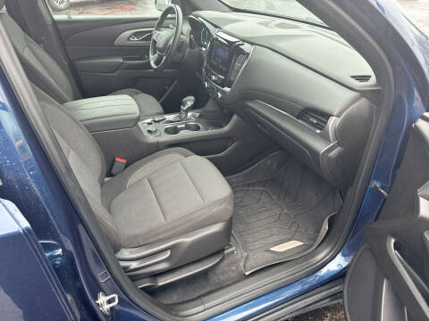 2022 Chevrolet Traverse LT Cloth