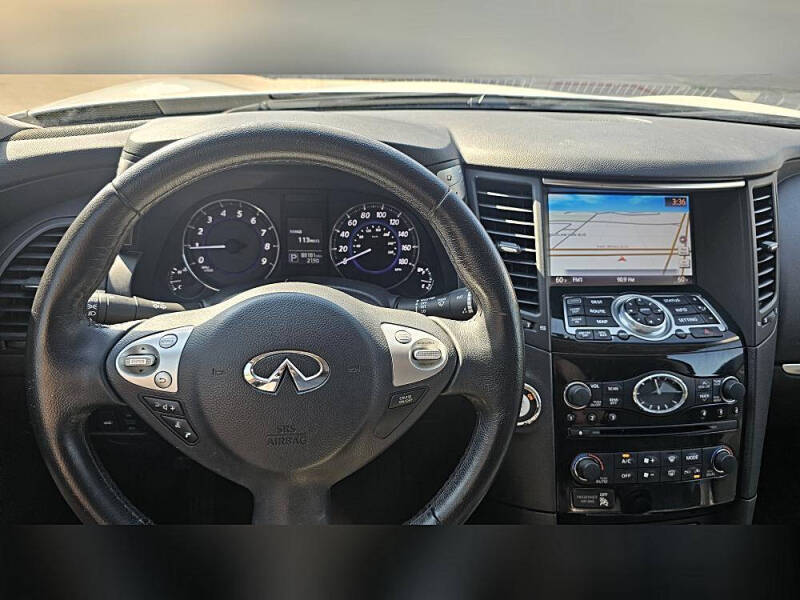 2017 Infiniti QX70