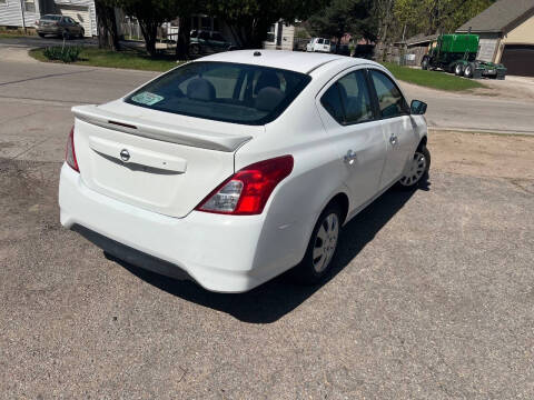 2017 Nissan Versa 1.6 SV