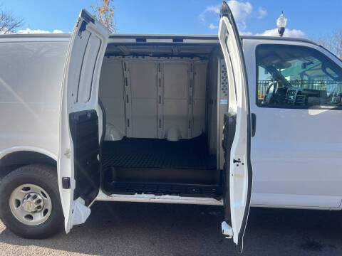 2024 Chevrolet Express 2500