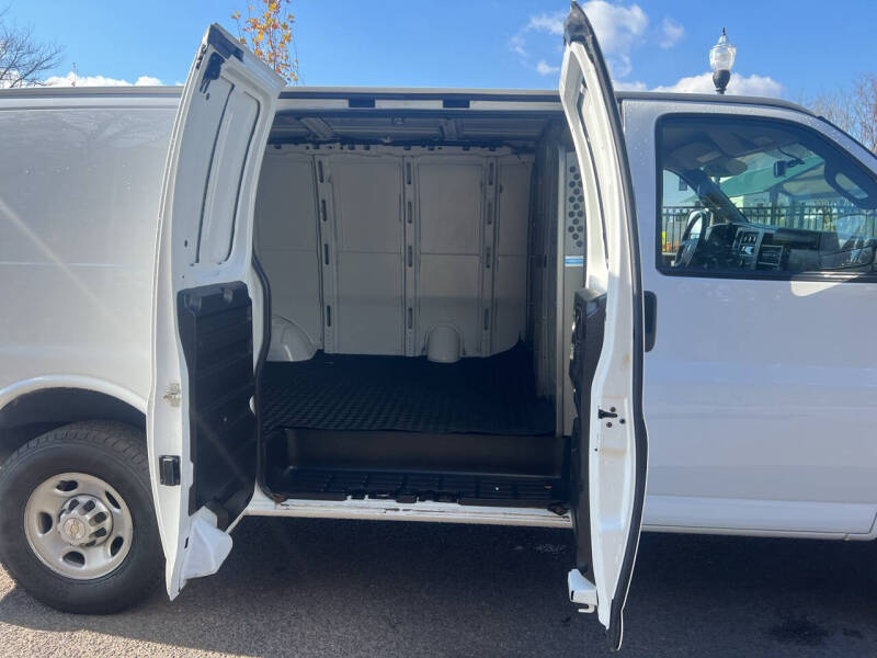 2024 Chevrolet Express 2500