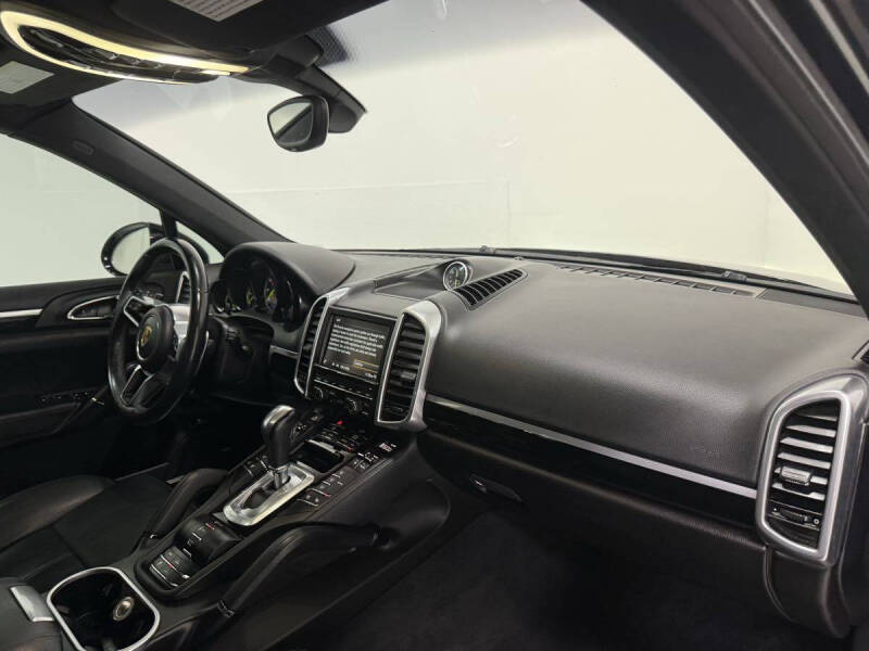2016 Porsche Cayenne S E-Hybrid