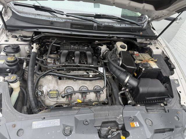2011 Ford Taurus SEL