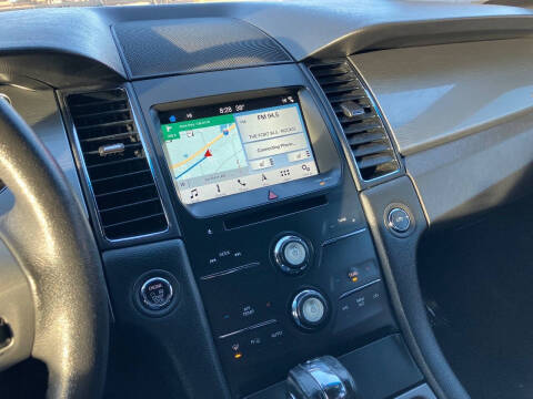 2018 Ford Taurus SEL