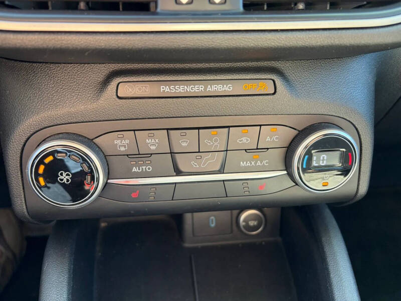 2020 Ford Escape SE